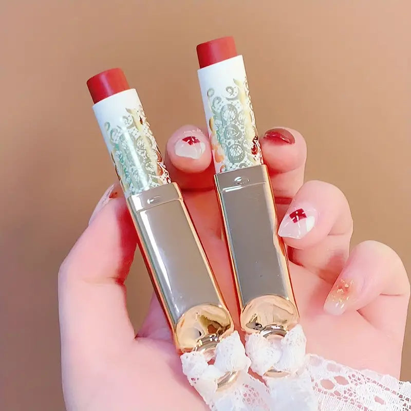 Rouge à lèvres mat effet brume, longue tenue, sans transfert — teinte Lace