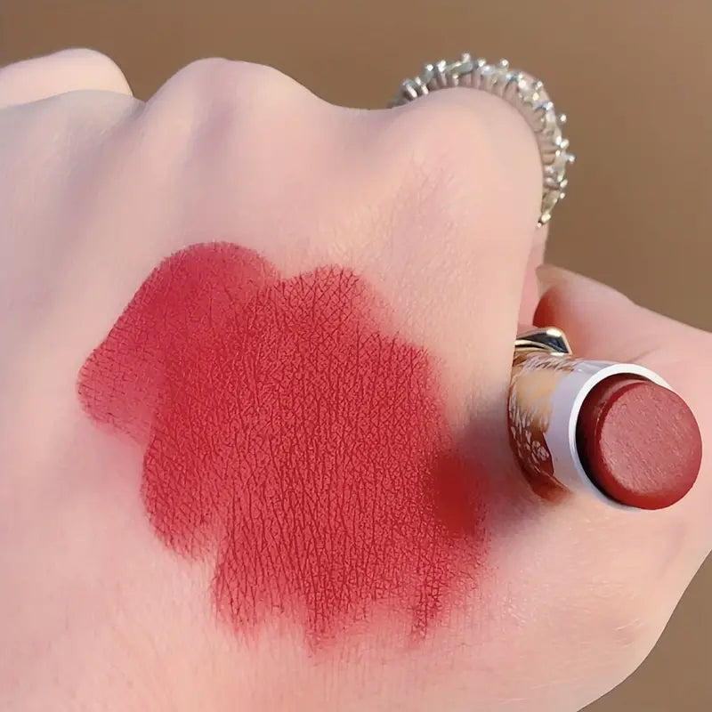 Rouge à lèvres mat effet brume, longue tenue, sans transfert — teinte Lace